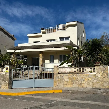 La Fabuleuse Maison De Lucia Et Georges